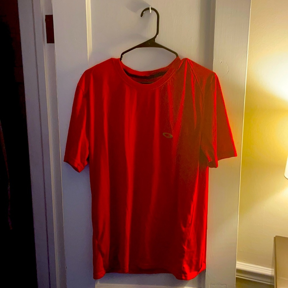 Oakley T-Shirt! Size: L!